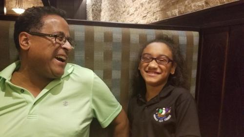 2017-11-14-GABBY-SCHOOL-PERFORMANCES-DINNER-AT-CHEDDARS-3