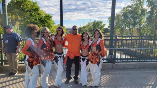 2022-10-06-Gary-Broncos-Cheerleaders